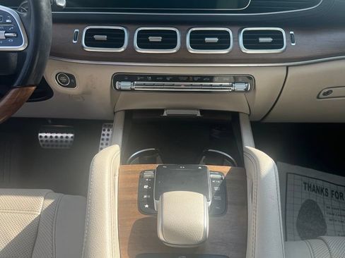Used 2022 Mercedes-Benz GLS 580 4MATIC image 14