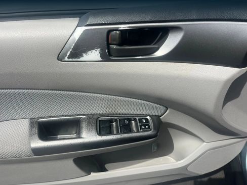 Used 2012 Subaru Forester 2.5X w/ Alloy Wheel Pkg image 12