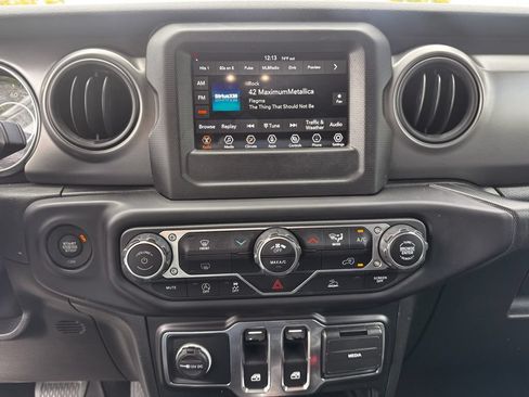 Used 2022 Jeep Wrangler Sport AWD/4WD image 11