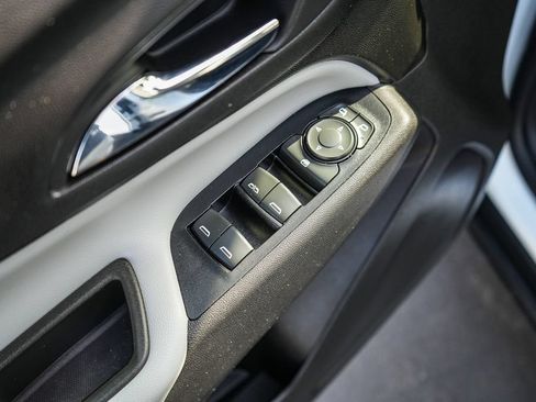 Used 2019 Chevrolet Equinox LS FWD image 20