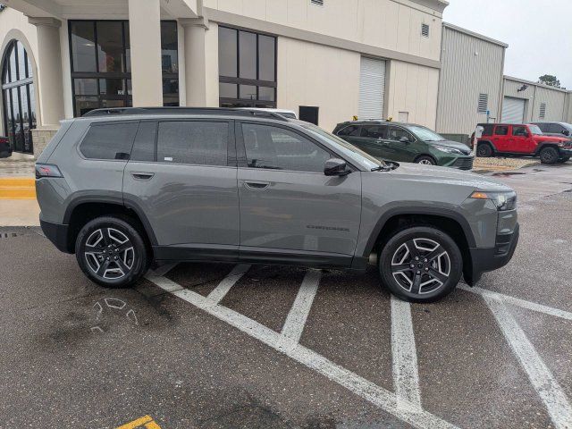 Used 2026 Jeep Cherokee Laredo AWD/4WD image 3