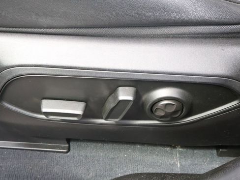 Used 2023 Jeep Grand Cherokee Altitude image 17