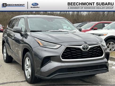 Used 2021 Toyota Highlander L image 1