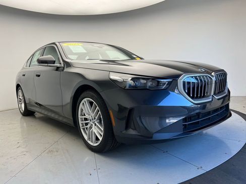 Certified 2025 BMW 530i w/ Premium Package image 2