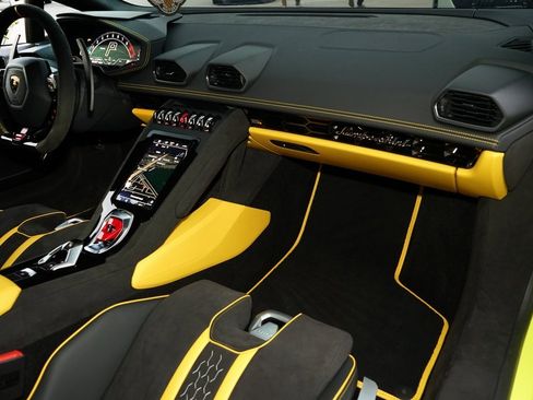 Used 2024 Lamborghini Huracan Tecnica image 12