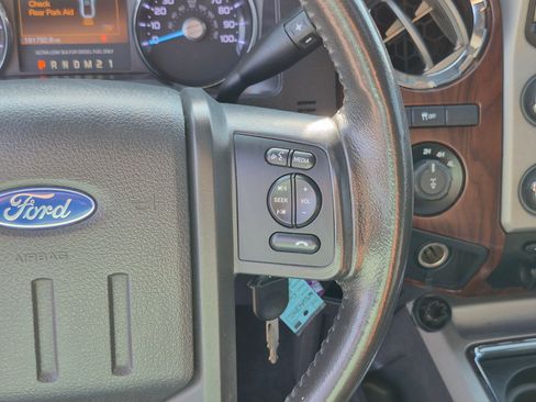 Used 2015 Ford F250 Lariat w/ Lariat Ultimate Package AWD/4WD image 19