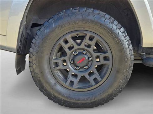 Used 2023 Toyota 4Runner SR5 Premium w/ Moonroof Package RWD image 24