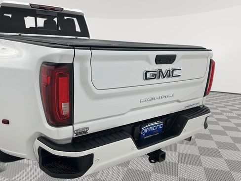 Used 2022 GMC Sierra 3500 Denali w/ Denali Ultimate Package image 14