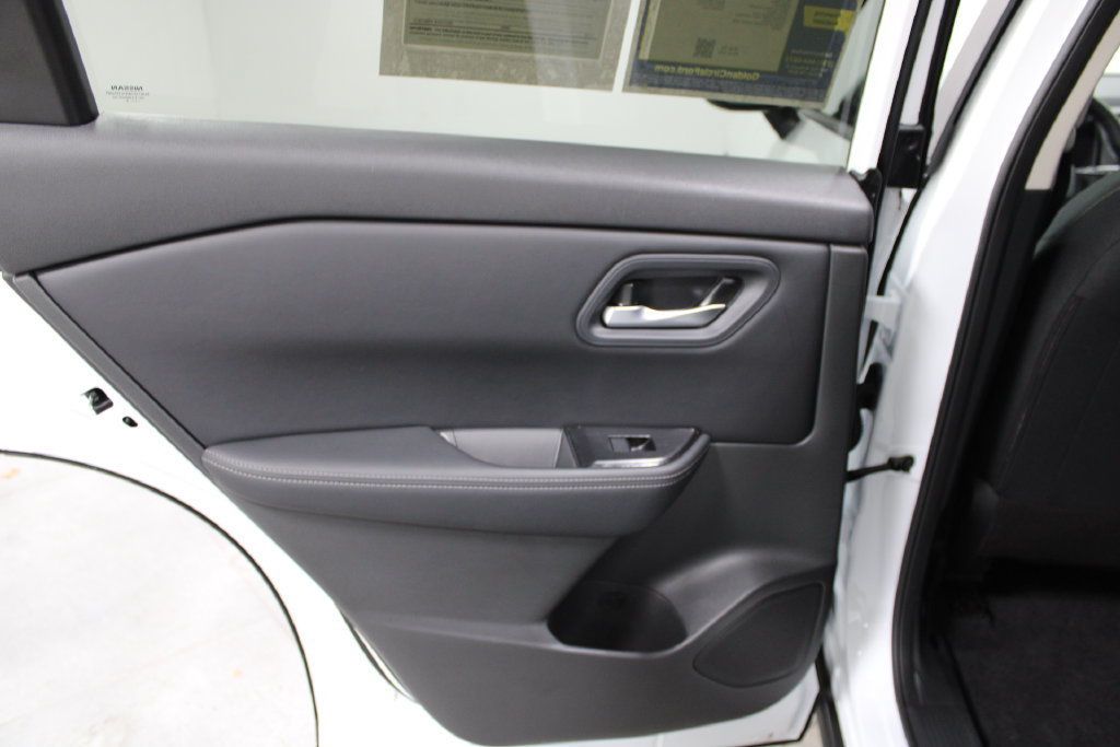 Used 2026 Nissan Rogue SV w/ Cold Weather Package FWD image 19