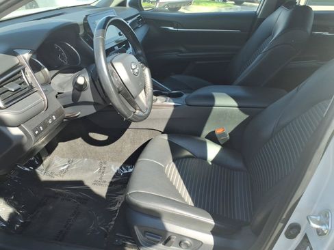Used 2023 Toyota Camry SE FWD image 12