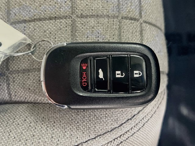 Used 2025 Honda HR-V LX image 33