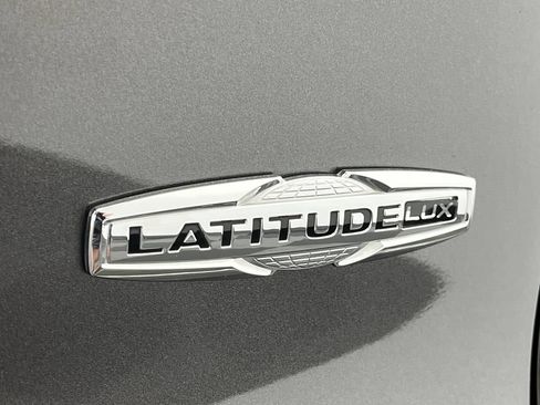 Used 2022 Jeep Cherokee Latitude Lux AWD/4WD image 31