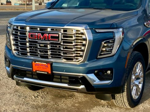 New 2026 GMC Yukon XL Denali w/ Sun & Power Step Package image 9