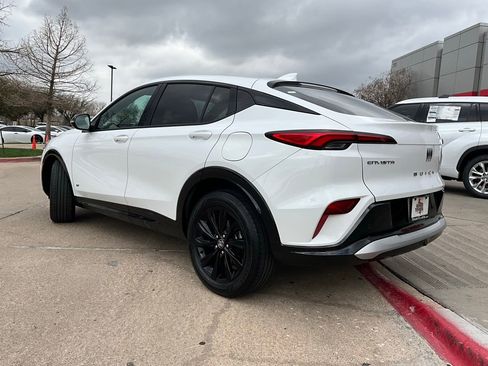 Used 2025 Buick Envista Sport Touring image 8