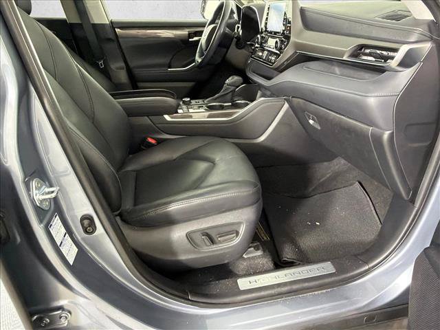 Used 2021 Toyota Highlander Limited AWD/4WD image 15