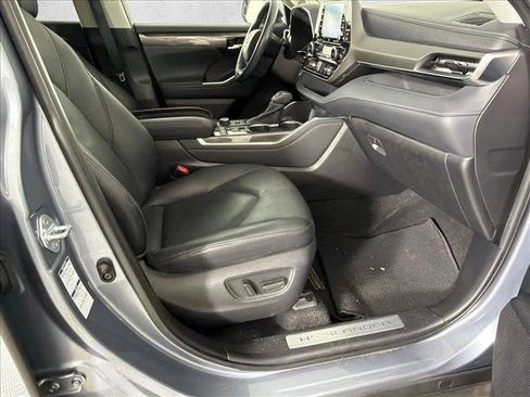 Used 2021 Toyota Highlander Limited AWD/4WD image 15