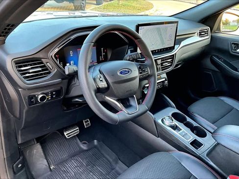 Certified 2023 Ford Escape ST-Line w/ Tech Pack #1 image 18