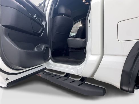 Used 2021 Nissan Titan PRO-4X AWD/4WD image 33