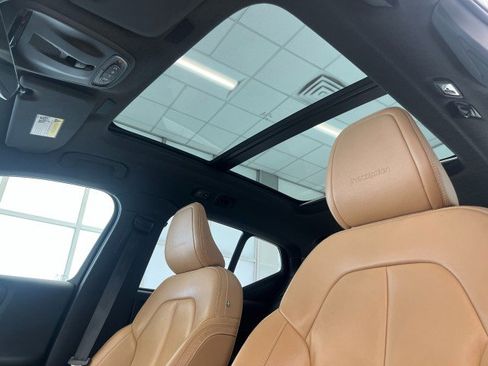 Used 2019 Volvo XC40 T5 Inscription image 31