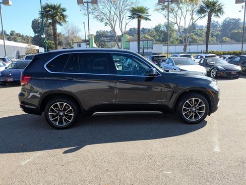 Used 2018 BMW X5 xDrive35i w/ Driving Assistance Package image 4