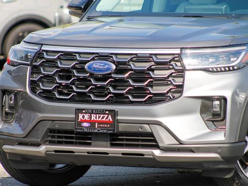 Used 2025 Ford Explorer Platinum w/ Ultimate Package AWD/4WD image 13