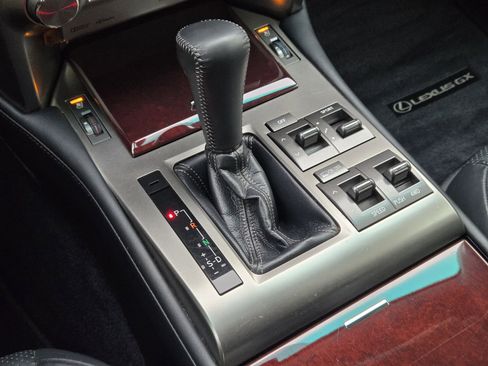 Used 2016 Lexus GX 460 Luxury image 24