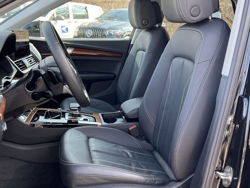 Used 2023 Audi Q5 2.0T Premium w/ Convenience Package image 11