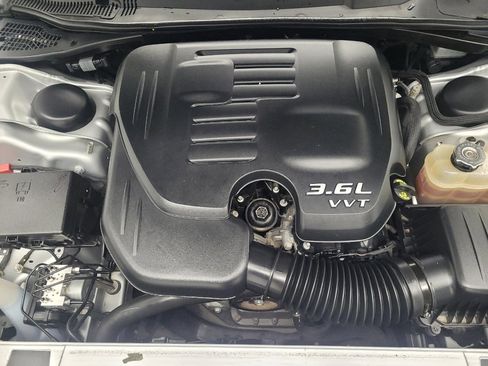 Used 2022 Dodge Challenger SXT RWD image 30