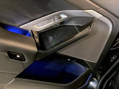 Used 2025 BMW 740i image 33