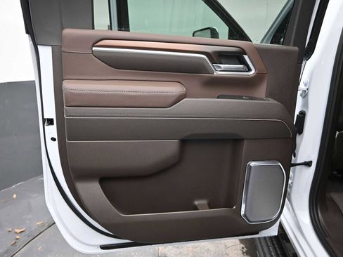 New 2026 GMC Sierra 2500 Denali w/ Denali Reserve Package image 17