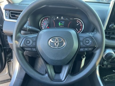 Used 2024 Toyota RAV4 LE image 10