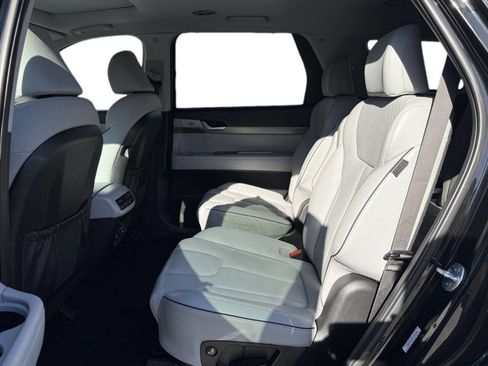 Used 2024 Hyundai Palisade SEL w/ Premium Package image 11