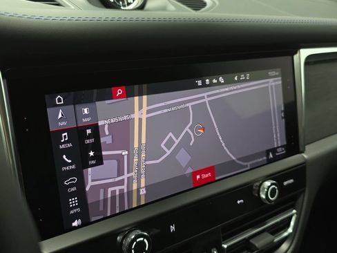 Certified 2026 Porsche Macan GTS AWD/4WD image 17