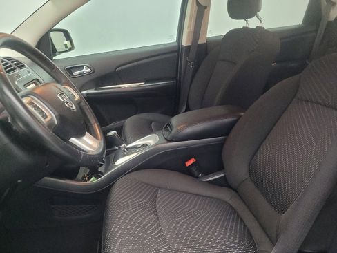 Used 2017 Dodge Journey SE w/ Flexible Seating Group FWD image 17