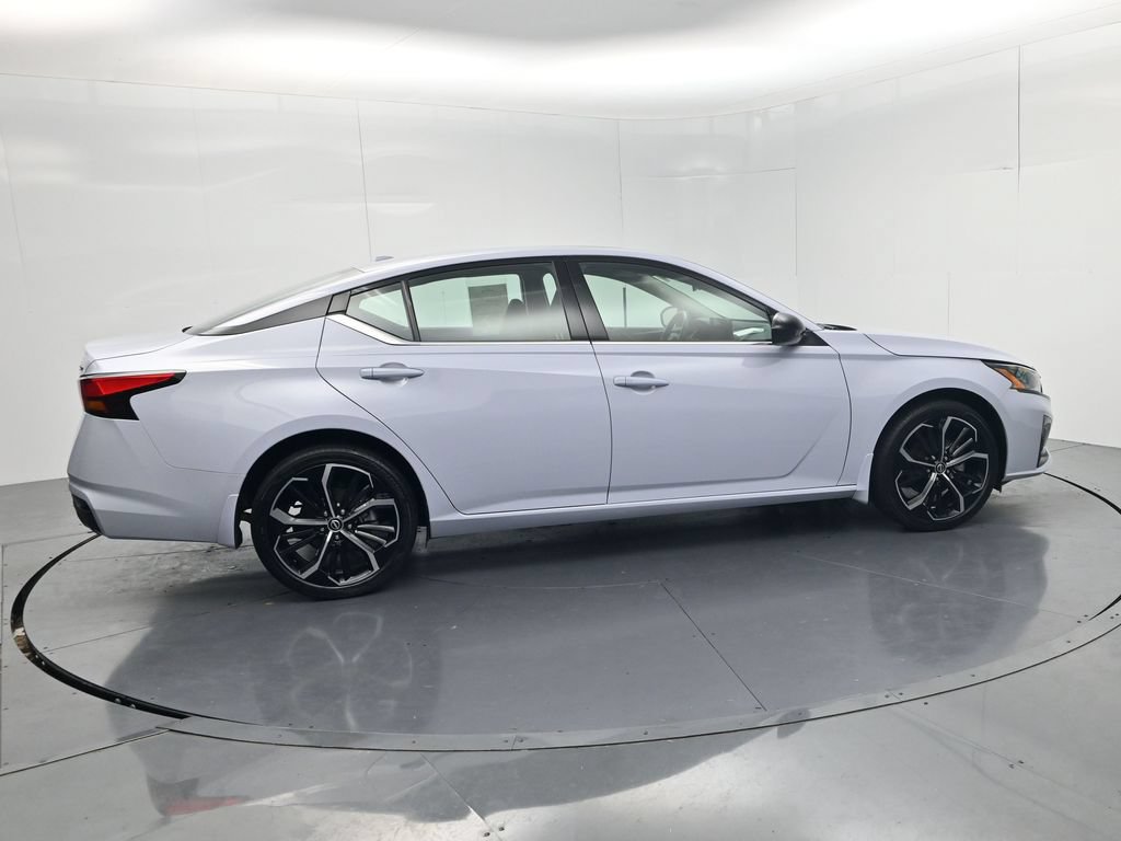 Used 2024 Nissan Altima 2.5 SR w/ SR Premium Package AWD/4WD image 8