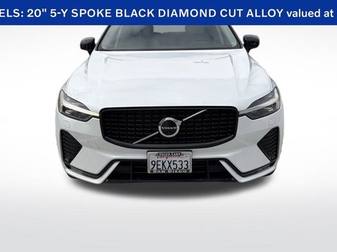 Used 2023 Volvo XC60 B5 Plus image 2