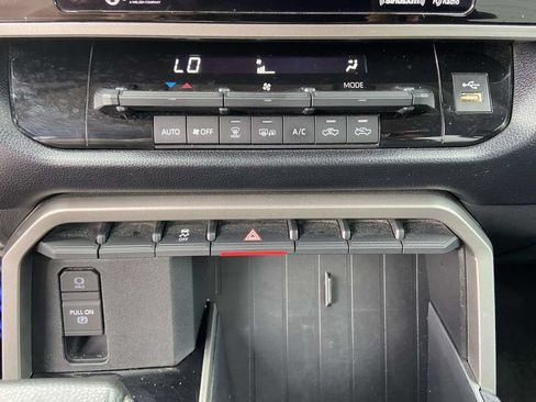 Used 2023 Toyota Tundra SR5 w/ SR5 Convenience Package AWD/4WD image 24