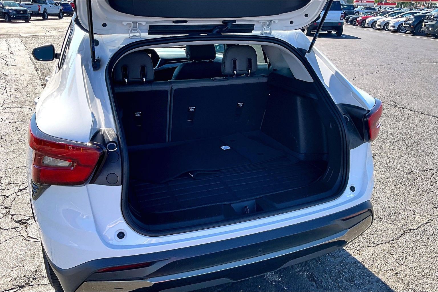 Used 2025 Chevrolet Trax ACTIV FWD image 19