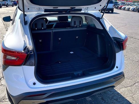 Used 2025 Chevrolet Trax ACTIV FWD image 19