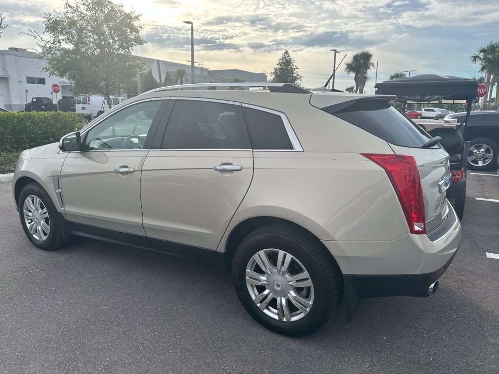 Used 2010 Cadillac SRX Luxury FWD image 4