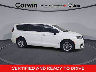 Certified 2025 Chrysler Pacifica Select
