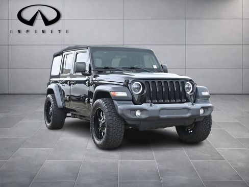 Used 2019 Jeep Wrangler Unlimited Sport S AWD/4WD image 3
