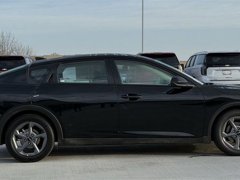 Used 2025 Kia K4 LXS image 3