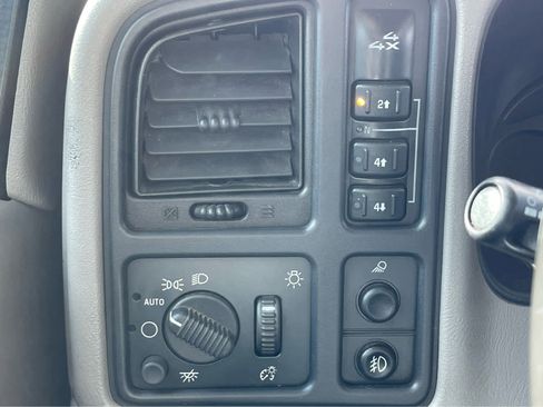 Used 2003 Chevrolet Silverado 2500 LT image 19