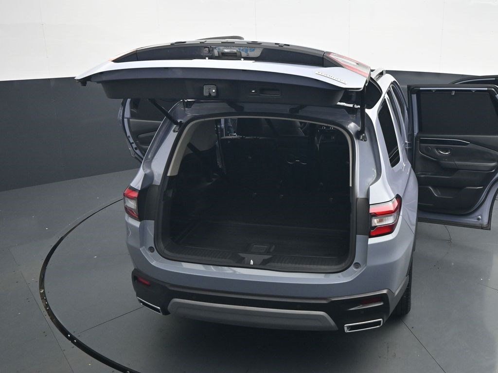 Used 2025 Honda Pilot Touring image 48