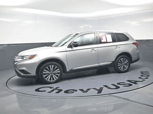 Used 2020 Mitsubishi Outlander ES image 6