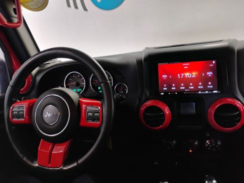 Used 2015 Jeep Wrangler Unlimited Sport w/ Connectivity Group AWD/4WD image 6