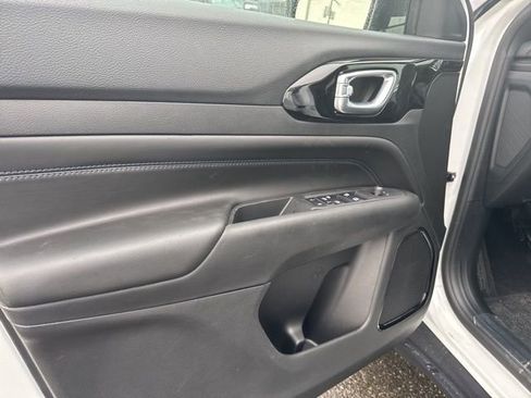 New 2026 Jeep Compass Limited image 18