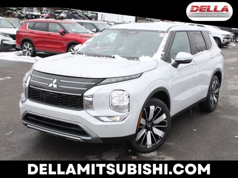 New 2026 Mitsubishi Outlander SE AWD/4WD image 1