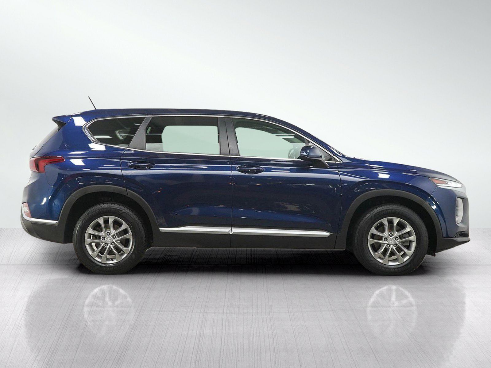 Used 2019 Hyundai Santa Fe SE AWD/4WD image 6